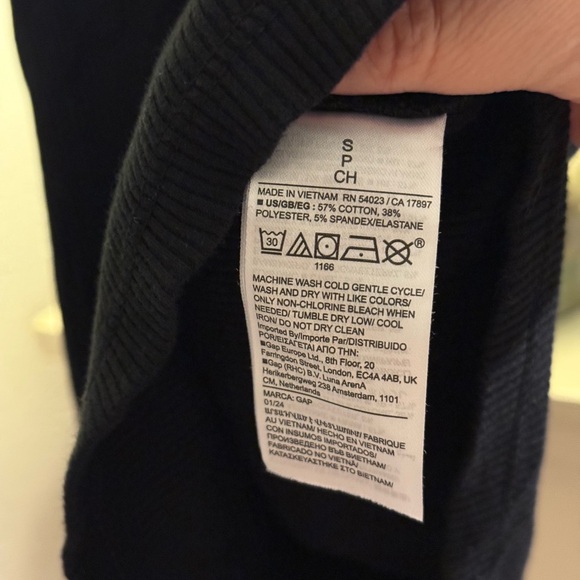 GAP Black Ribbed Tank Top - Picture 3 of 4